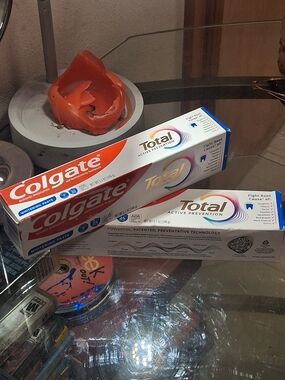2 Brand New Boxes-Colgate Total Whitening Toothpaste - White/Red Packaging